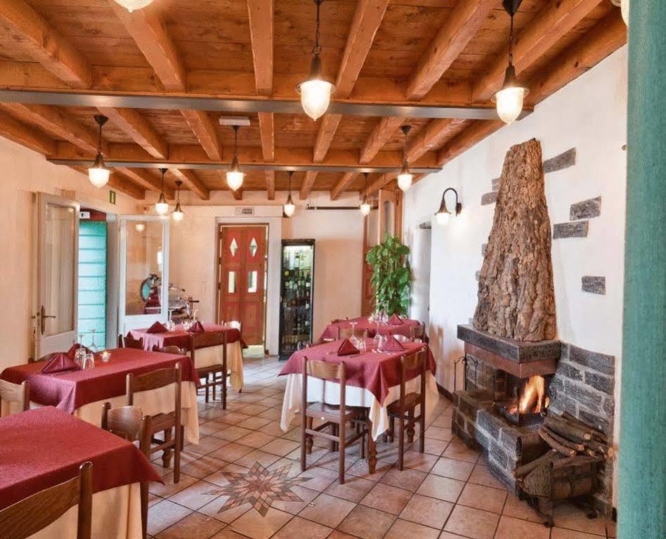 Ristorante Hotel Falchetto Брунате Екстериор снимка